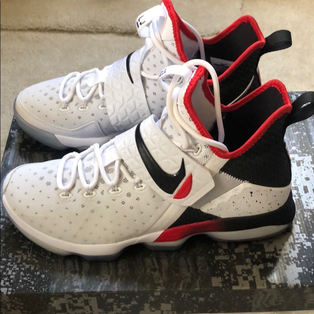 Lebron  14 - Picture 3 of 3